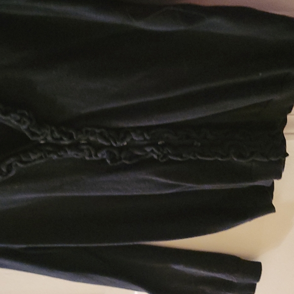 Large petite Loft black sweater - Picture 3 of 3